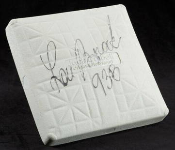 Lou Brock 938 Steals Signed Full Size Stadium Base With Beckett COA: Lou Brock 938 Steals Signed Full Size Stadium Base With Beckett COA Autograph Authentication: Beckett Product: ball Original/Reprint: Original Sport: Baseball-MLB PLEASE NOTE: Framed Large or