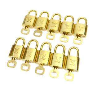 LOUIS VUITTON Padlock & Key Bag Accessories Charm 10 Piece Set Gold: LOUIS VUITTON Padlock & Key Bag Accessories Charm 10 Piece Set Gold Country/Region of Manufacture: France Department: Unisex Type: Padlock Color: Gold Brand: LOUIS VUITTON B: Reasonable Wear and