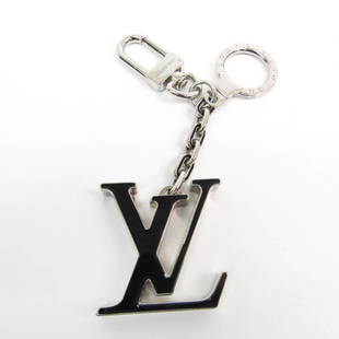 Louis Vuitton Porto Clean Initials LV M66269 Keyring (Noir Silver): Louis Vuitton Porto Clean Initials LV M66269 Keyring (Noir Silver) Brand: Louis Vuitton Model: Porto Clean Initials LV M66269 Type: Keyring Gender: Unisex Color: Noir Silver Material: Lacquer 