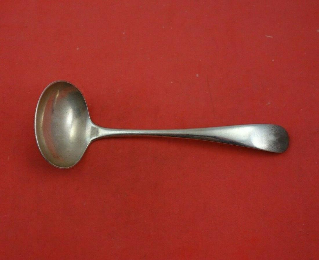 Round End by Arthur Stone Sterling Silver Gravy Ladle 7 3/8" Serving: Round End by Arthur Stone Sterling Silver Gravy Ladle 7 3/8" Serving Maker: Arthur Stone Composition: Sterling Silver Age: 1900-1940 Brand: Arthur Stone Pattern: Round End Type: Ladle Round end by art