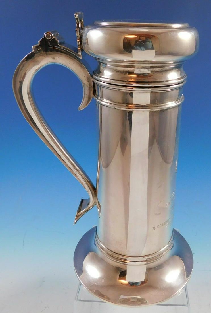 U. Vitali Sterling Silver Martini Shaker / Horse Racing Trophy: U. Vitali Sterling Silver Martini Shaker / Horse Racing Trophy Brand: U. Vitali Type: Martini Shaker / Horse Racing Trophy Age: Unknown Composition: Sterling Silver U. vitali Sterling silver martini s
