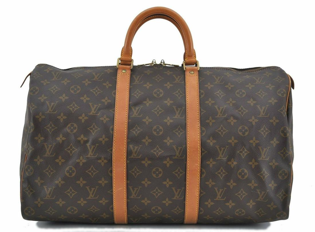 Louis Vuitton Monogram Keepall 50 Boston Bag M41426 LV: Louis Vuitton Monogram Keepall 50 Boston Bag M41426 LV Brand: Louis Vuitton Exterior Material: Monogram Canvas Style: Boston bag Department: Women Exterior Color: Brown Bag Height: 10inches(25cm) Bag 