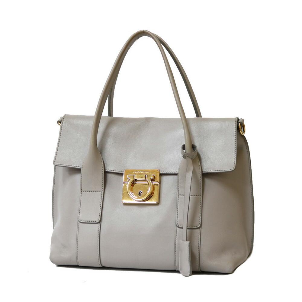 Salvatore Ferragamo Shoulder Bag Handbag Gray Women's Leather: Salvatore Ferragamo Shoulder Bag Handbag Gray Women's Leather Brand: Salvatore Ferragamo Country of Origin: Italy Type: Handbag Shoulder bag Material: Leather Leather: Color: Gray Closure: Flap Inner
