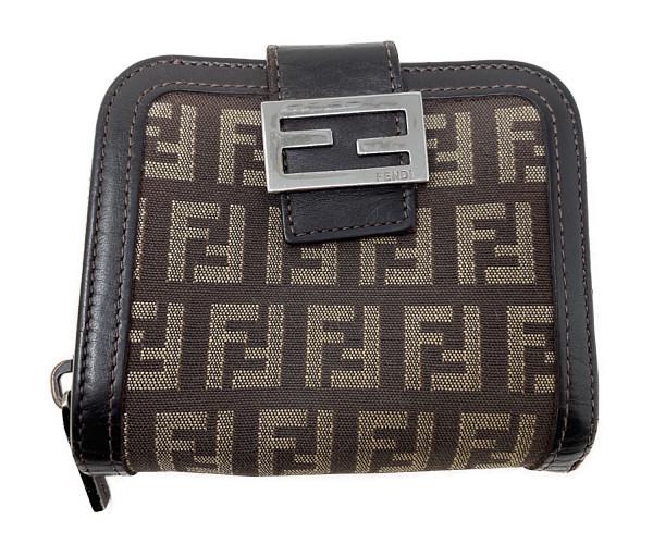 FENDI Zucchino Round Bi-Fold Wallet: FENDI Zucchino Round Bi-Fold Wallet Brand: Fendi Line: Zucchino Type: Wallet (bi-fold) Material: Canvas Canvas: Color: Brown Size (HxWxD): 9cm x 10.5cm x 2cm / 3.54 x 4.13 x 0.78 Overall Scratches: Sl