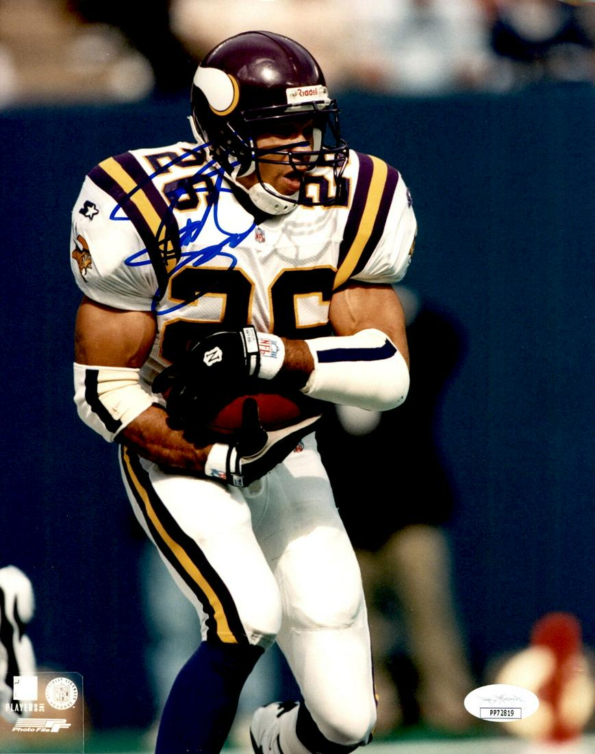 Robert Smith Minnesota Vikings Signed/Autographed 8x10 Photo JSA: Robert Smith Minnesota Vikings Signed/Autographed 8x10 Photo JSA Sport: Football-NFL Product: Photo Original/Reprint: Original Team: Minnesota Vikings Autograph Authentication: JSA League: NFL Pre-Own