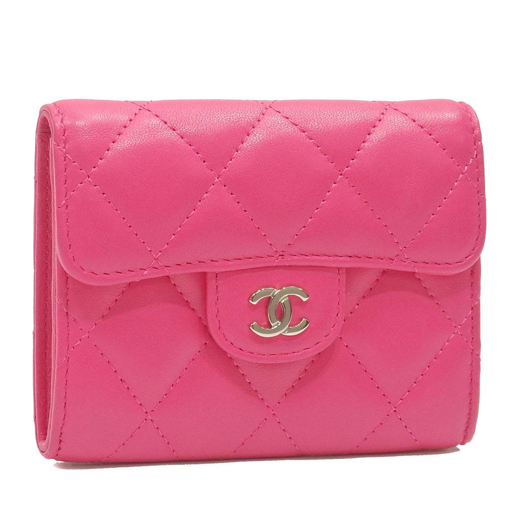 Chanel Bi-Fold Card Case Matrasse Ladies Pink Lambskin Leather Coco: Chanel Bi-Fold Card Case Matrasse Ladies Pink Lambskin Leather Coco Brand: Chanel Type: Card case Gender: Women Color: Pink Material: Leather Leather: Leather/Fur Type: Lambskin Size (HxWxD): 8.5cm x 