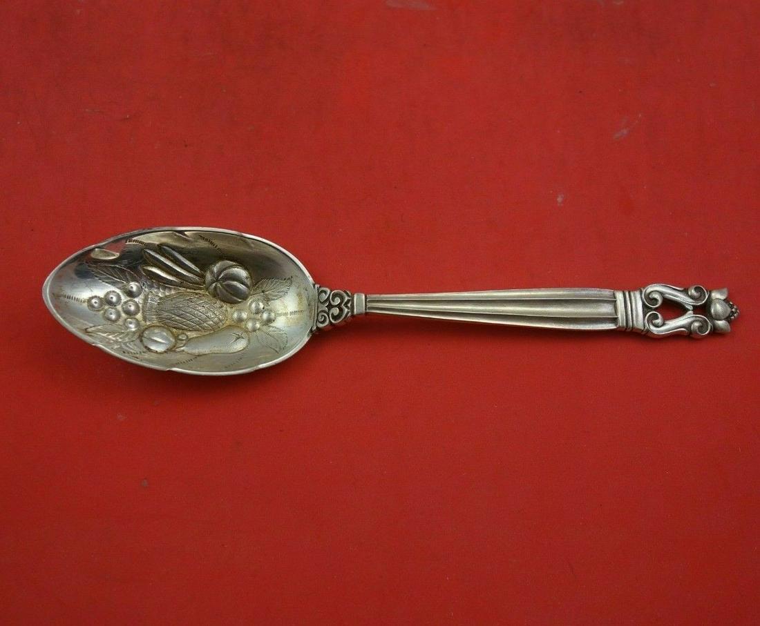 Acorn by Georg Jensen Sterling Silver Berry Spoon with Fruit in Bowl 7 7/8": Acorn by Georg Jensen Sterling Silver Berry Spoon with Fruit in Bowl 7 7/8" Maker: Georg Jensen Composition: Sterling Silver Age: 1900-1940 Brand: Georg Jensen Pattern: Acorn Type: Serving Spoon Acorn