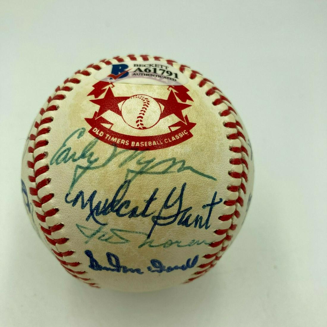 Hall Of Fame Multi Signed Cracker Jack Old Timers Game Baseball Beckett COA: Hall Of Fame Multi Signed Cracker Jack Old Timers Game Baseball Beckett COA Product: Ball Sport: Baseball-MLB Autograph Authentication: Beckett Authentication Services (BAS) Original/Reprint: Original