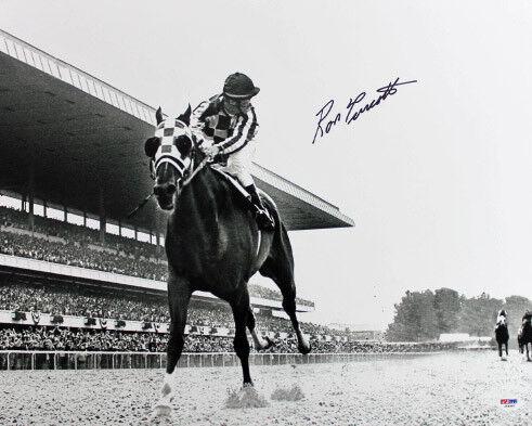Ron Turcotte 1973 Belmont Stakes Secretariat Signed 16X20 B&W Photo PSA/DNA: Ron Turcotte 1973 Belmont Stakes Secretariat Signed 16X20 B&W Photo PSA/DNA Sport: Racing Original/Reprint: Original Product: Photo Player: Ron Turcotte Autograph Authentication: PSA/DNA Product Coa: 
