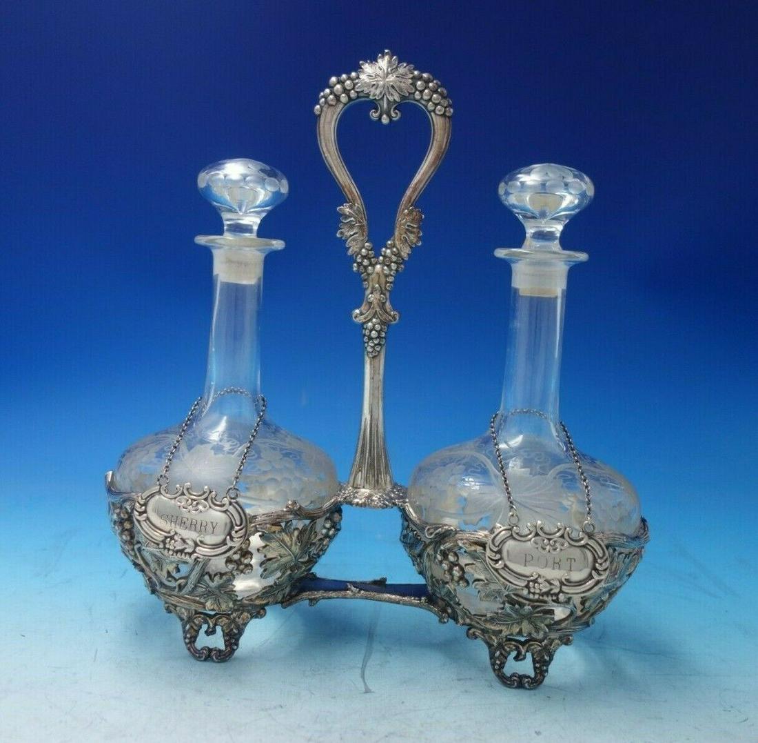 Pairpoint by 1880 Pairpoint Silverplate Decanter Pair w/Stand Labels: Pairpoint by 1880 Pairpoint Silverplate Decanter Pair w/Stand Labels Composition: Silverplate Brand: 1880 Pairpoint Pattern: Pairpoint Type: Bottles Pairpoint by 1880 pairpointwonderful pairpoint by 1