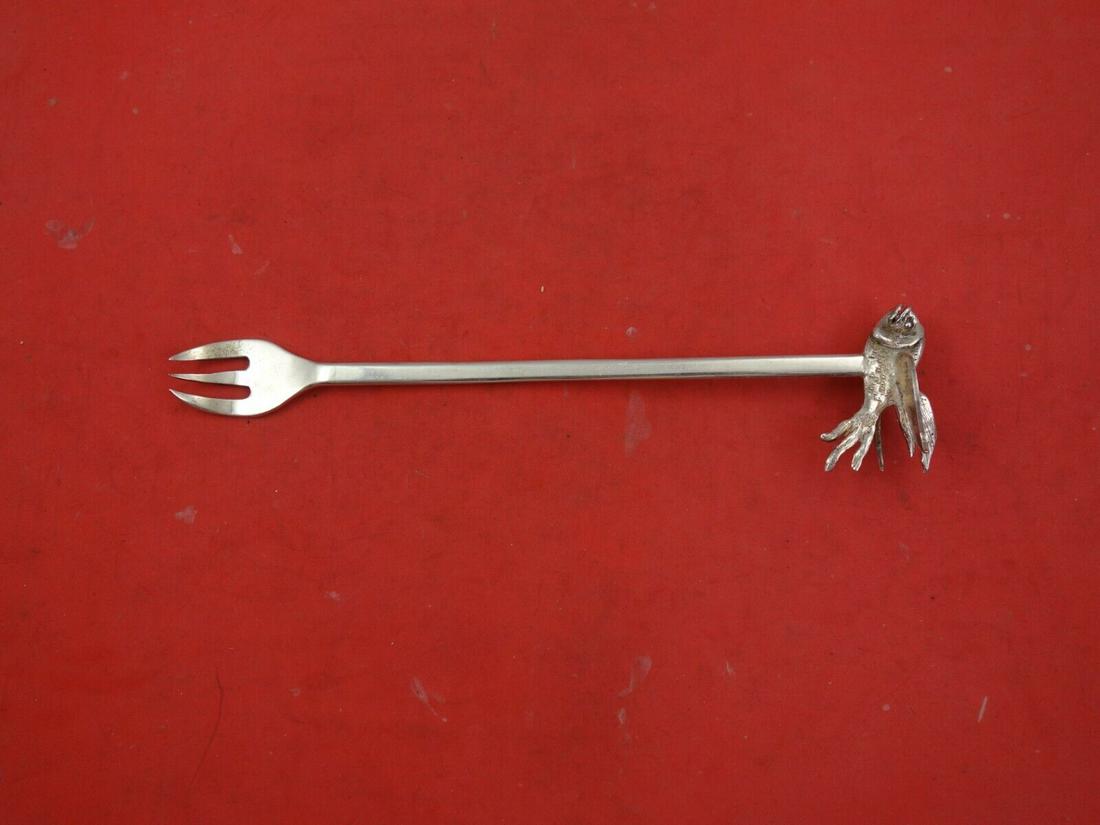 Indigenous Sterling Silver Pickle Fork Hand Wrought Cast 3D Flying Fish 7 1/4": Indigenous Sterling Silver Pickle Fork Hand Wrought Cast 3D Flying Fish 7 1/4" Featured Refinements: Sterling Silver Baby Spoon Composition: Sterling Silver Type: Fork Native americannative american s