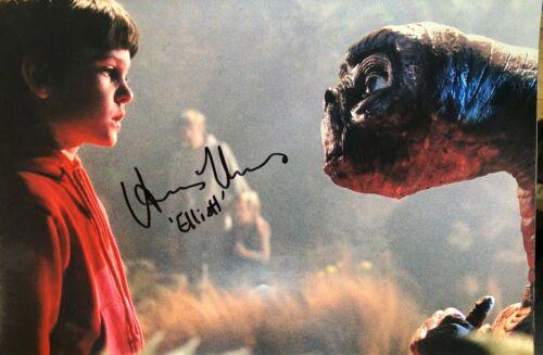 HENRY THOMAS (E.T.-Elliot) signed 12x18 photo (MV1): HENRY THOMAS (E.T.-Elliot) signed 12x18 photo (MV1) Movie: E.T. Original/Reproduction: Original Object Type: Photograph Signed By: Henry Thomas Industry: Movies PLEASE NOTE: Framed Large or heavy Item