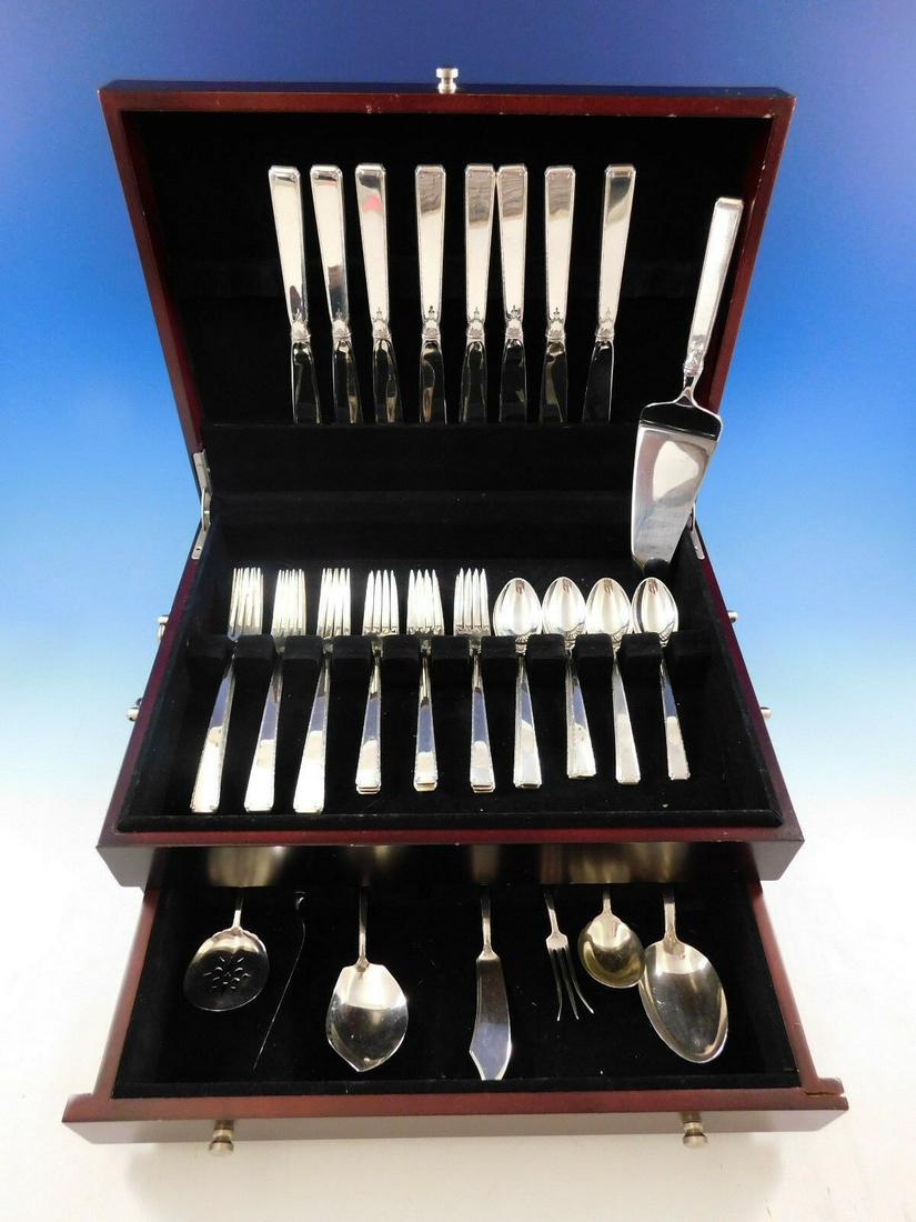 Old Lace by Towle Sterling Silver Flatware Set for 8 Service 40 pieces: Old Lace by Towle Sterling Silver Flatware Set for 8 Service 40 pieces Age: Post-1940 Pattern: Old Lace Brand: Towle Type: Set Composition: Sterling Silver Exquisite old lace by towle sterling silver 