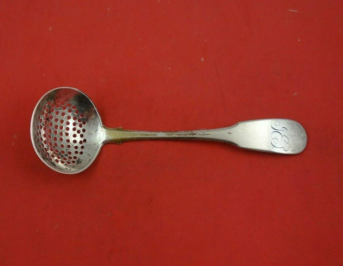 Tipt by John Ward Coin Silver Sugar Sifter Ladle circa 1830 6 1/4" Heirloom: Tipt by John Ward Coin Silver Sugar Sifter Ladle circa 1830 6 1/4" Heirloom Composition: Coin Silver Age: 1800-1849 Brand: John Ward Pattern: Tipt Type: Ladle Maker: John Ward Tipt by john wardcoin si
