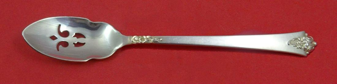 Castle Rose by Royal Crest Sterling Silver Olive Spoon 5 3/4" Pierced Custom: Castle Rose by Royal Crest Sterling Silver Olive Spoon 5 3/4" Pierced Custom Age: Post-1940 Type: Serving Spoon Brand: Royal Crest Pattern: Castle Rose Composition: Sterling Silver Maker: Royal Crest
