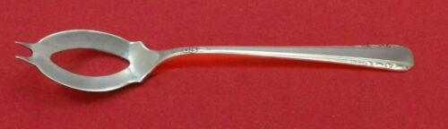 Courtship by International Sterling Silver Olive Spoon Ideal 5 3/4" Custom: Courtship by International Sterling Silver Olive Spoon Ideal 5 3/4" Custom Age: Post-1940 Type: Serving Spoon Brand: International Pattern: Courtship Composition: Sterling Silver Maker: International