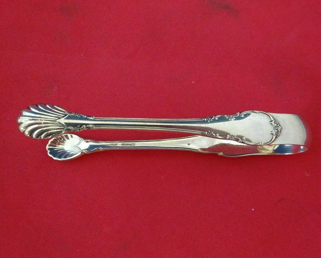 Modern Victorian by Lunt Sterling Silver Sugar Tong with Shells 4 1/4" Serving: Modern Victorian by Lunt Sterling Silver Sugar Tong with Shells 4 1/4" Serving Maker: Lunt Composition: Sterling Silver Age: Post-1940 Brand: Lunt Pattern: Modern Victorian Type: Serving Pieces Modern