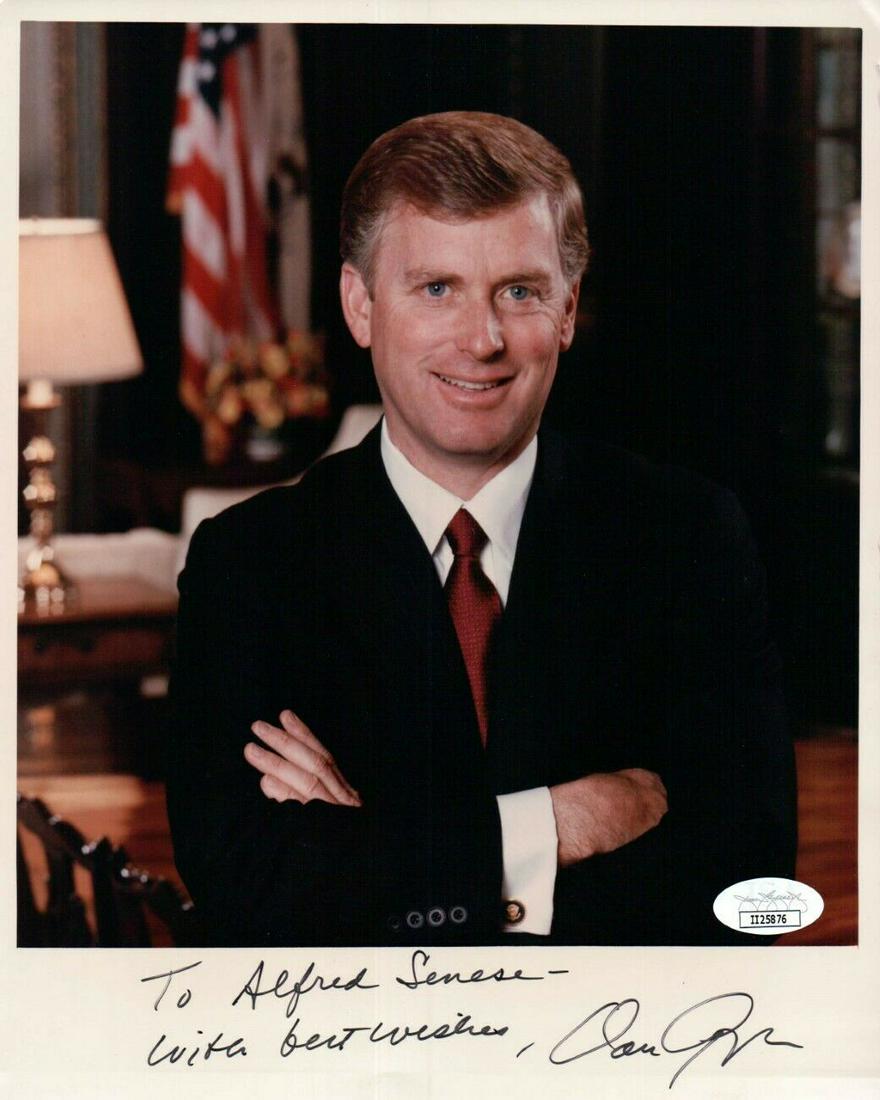 Dan Quayle Signed Autographed 8X10 Photo 44th Vice President JSA: Dan Quayle Signed Autographed 8X10 Photo 44th Vice President JSA Object Type: Photograph Industry: Television Original/Reproduction: Original Autograph Authentication: James Spence (JSA) Player: Dan Q