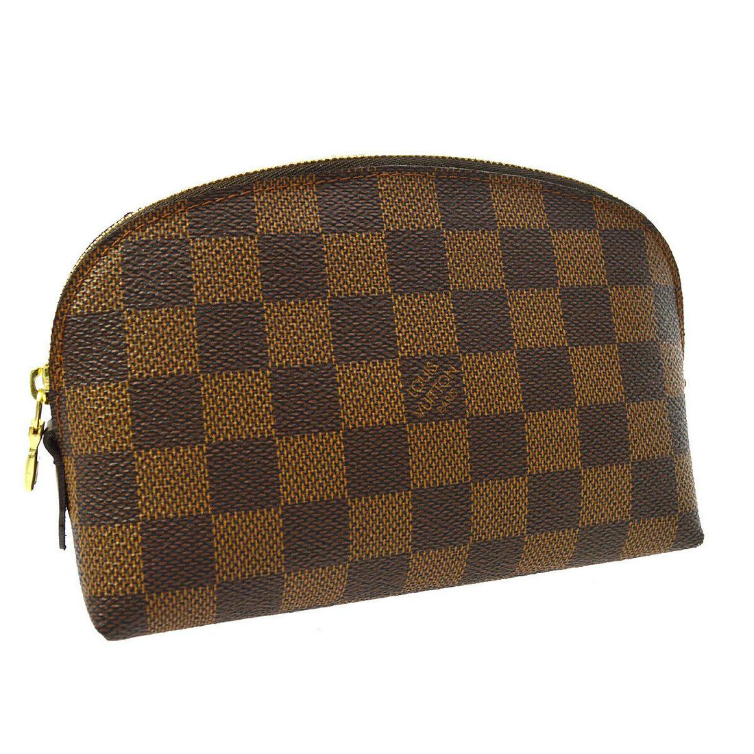 LOUIS VUITTON POCHETTE COSMETIC POUCH BAG PURSE DAMIER N47516 CA0044: LOUIS VUITTON POCHETTE COSMETIC POUCH BAG PURSE DAMIER N47516 CA0044 Size: Small Accents: Logo Style: Hand Bag Bag Height: 4 in Product Line: LOUIS VUITTON Cosmetic Pouch Exterior Material: Damier Can