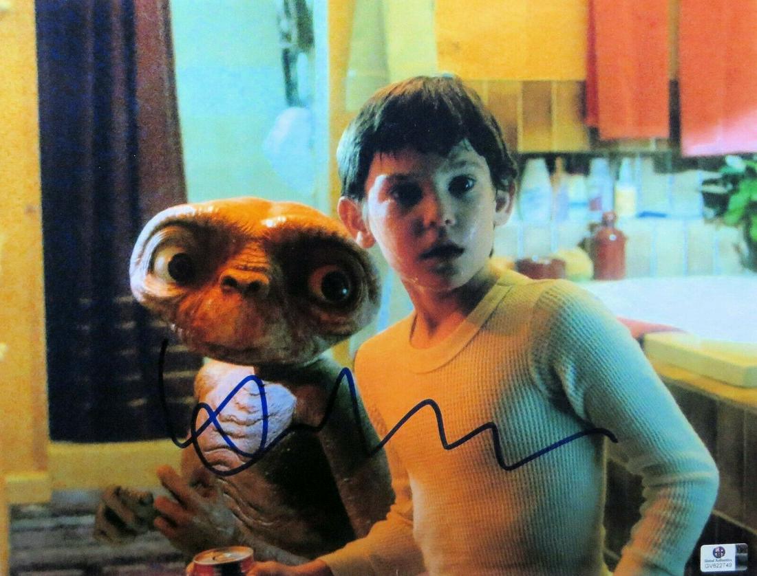 Henry Thomas Signed Autographed 11X14 Photo E.T. Elliott Classic Scene: Henry Thomas Signed Autographed 11X14 Photo E.T. Elliott Classic Scene Industry: Movies Object Type: Photograph Original/Reproduction: Original Signed By: Henry Thomas Autograph Authentication: Global