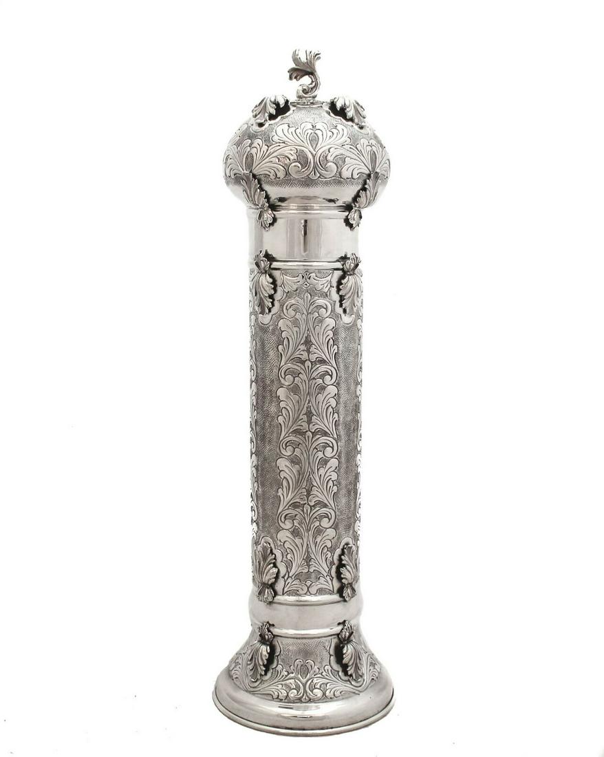 ITALIAN 925 STERLING SILVER HANDMADE CHASED SWIRL LEAF APPLIQUE MEGILLAH HOLDER: ITALIAN 925 STERLING SILVER HANDMADE CHASED SWIRL LEAF APPLIQUE MEGILLAH HOLDER Composition: Sterling Silver Maker: Made in Italy Fine Italian 925 Sterling Silver Megillah Holder. Featuring handmade c