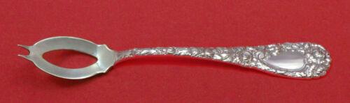 Chrysanthemum by Durgin Sterling Silver Olive Spoon Ideal 5 1/4" Custom Made: Chrysanthemum by Durgin Sterling Silver Olive Spoon Ideal 5 1/4" Custom Made Age: Post-1940 Type: Serving Spoon Brand: Durgin Pattern: Chrysanthemum Composition: Sterling Silver Maker: Durgin Featured