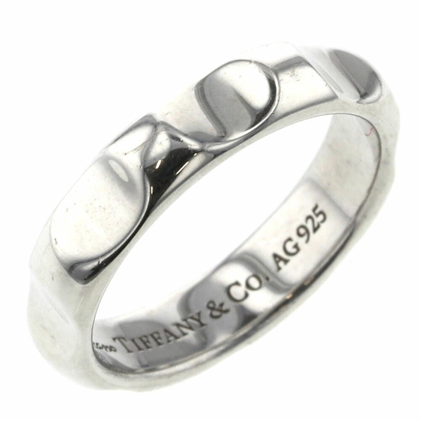 Tiffany Ring Paloma Groove Silver 925 7.5 Ladies TIFFANY & Co.: Tiffany Ring Paloma Groove Silver 925 7.5 Ladies TIFFANY & Co. Brand: Tiffany Gender: Women Color: Silver Material: Silver 925 US Size: 4.5 Width: 4mm / 0.16 Inner Diameter: 15.10mm / 0.59 Weight: 2.8