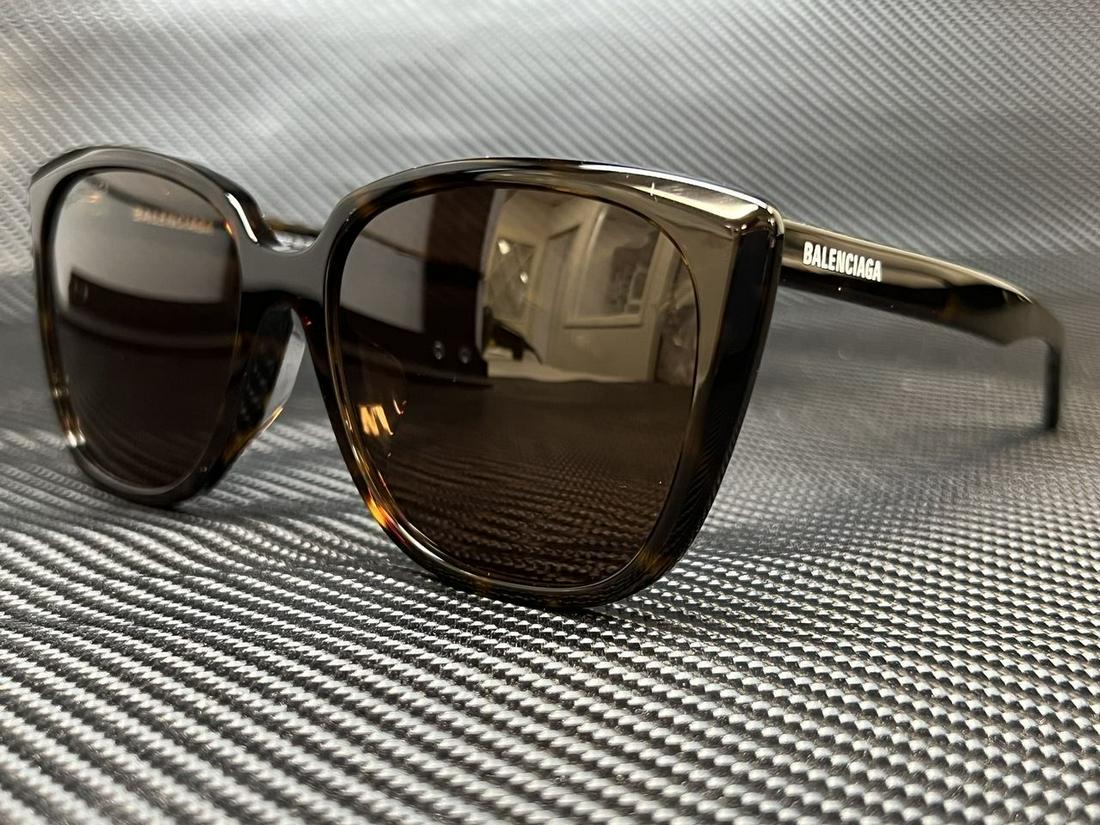 BALENCIAGA BB0175SA 002 Havana Square 57 mm Women's Sunglasses: BALENCIAGA BB0175SA 002 Havana Square 57 mm Women's Sunglasses Brand: Balenciaga Frame Color: Beige Style: Square Type: Sunglasses New The Mynt Guarantee: All items in this auction are guaranteed to b