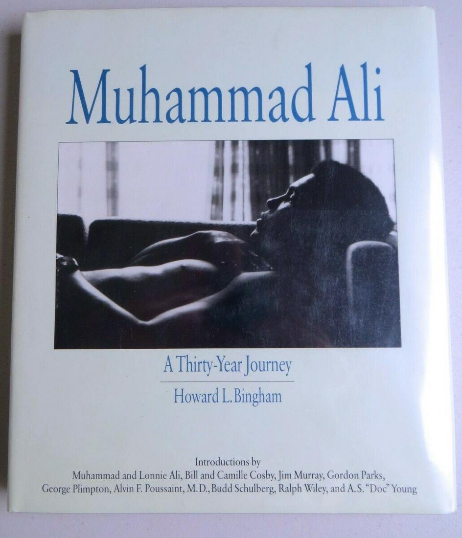 Howard L. Bingham Signed Autographed Book Muhammad Ali Biography PSA: Howard L. Bingham Signed Autographed Book Muhammad Ali Biography PSA Object Type: Book Industry: Television Original/Reproduction: Original Signed By: Howard L. Bingham Autograph Authentication: Profe