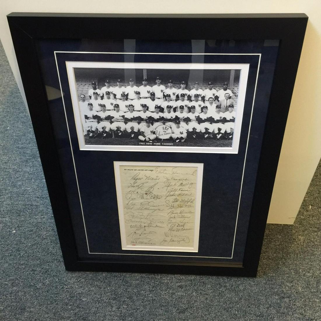 1965 NY Yankees Mickey Mantle Roger Maris Team Signed United Sheet Beckett COA: 1965 NY Yankees Mickey Mantle Roger Maris Team Signed United Sheet Beckett COA Autograph Authentication: Beckett Product: Ball Original/Reprint: Original Sport: Baseball-MLB Pre-Owned PLEASE NOTE: Fra