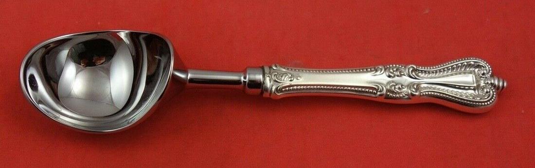 Old Colonial by Towle Sterling Silver Ice Cream Scoop HHWS 7 5/8": Old Colonial by Towle Sterling Silver Ice Cream Scoop HHWS 7 5/8" Maker: Towle Composition: Sterling Silver Age: 1850-1899 Brand: Towle Pattern: Old Colonial Type: Serving Pieces Old colonial by towle