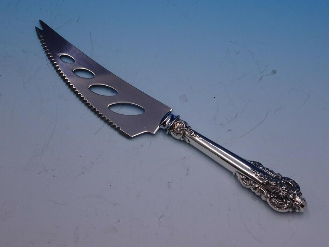Grande Baroque by Wallace Sterling Silver Cheese and Sausage Knife Custom 7": Grande Baroque by Wallace Sterling Silver Cheese and Sausage Knife Custom 7" Maker: Wallace Composition: Sterling Silver Age: Post-1940 Brand: Wallace Pattern: Grande Baroque Type: Knife Grande baroqu