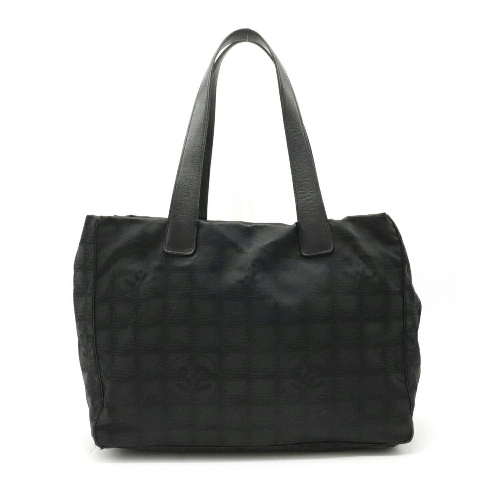 CHANEL Chanel New Line Tote MM Bag Shoulder Nylon Jacquard Leather Black A15991: CHANEL Chanel New Line Tote MM Bag Shoulder Nylon Jacquard Leather Black A15991 Brand: Chanel Line: New Travel Line Type: Shoulder bag Tote bag Material: Jacquard Leather Jacquard: Leather: Color: Bla