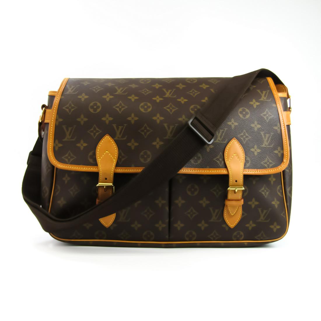 Louis Vuitton Monogram Gibeciere GM M42249 Men's Shoulder Bag Monogram: Louis Vuitton Monogram Gibeciere GM M42249 Men's Shoulder Bag Monogram Brand: Louis Vuitton Line: Monogram Model: Gibeciere GM M42249 Country of Origin: France Type: Shoulder bag Material: Monogram Mo