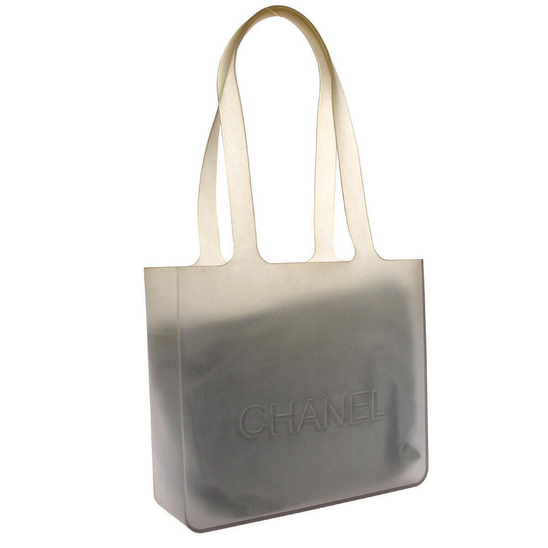 CHANEL CC Logos Hand Tote Bag 5729937 Purse Gray Rubber Vintage France: CHANEL CC Logos Hand Tote Bag 5729937 Purse Gray Rubber Vintage France Size: Large Accents: Logo Model: Hand Tote Bag Style: Tote Handle Style: Double Handles Bag Height: 8.3 Exterior Color: Gray Prod