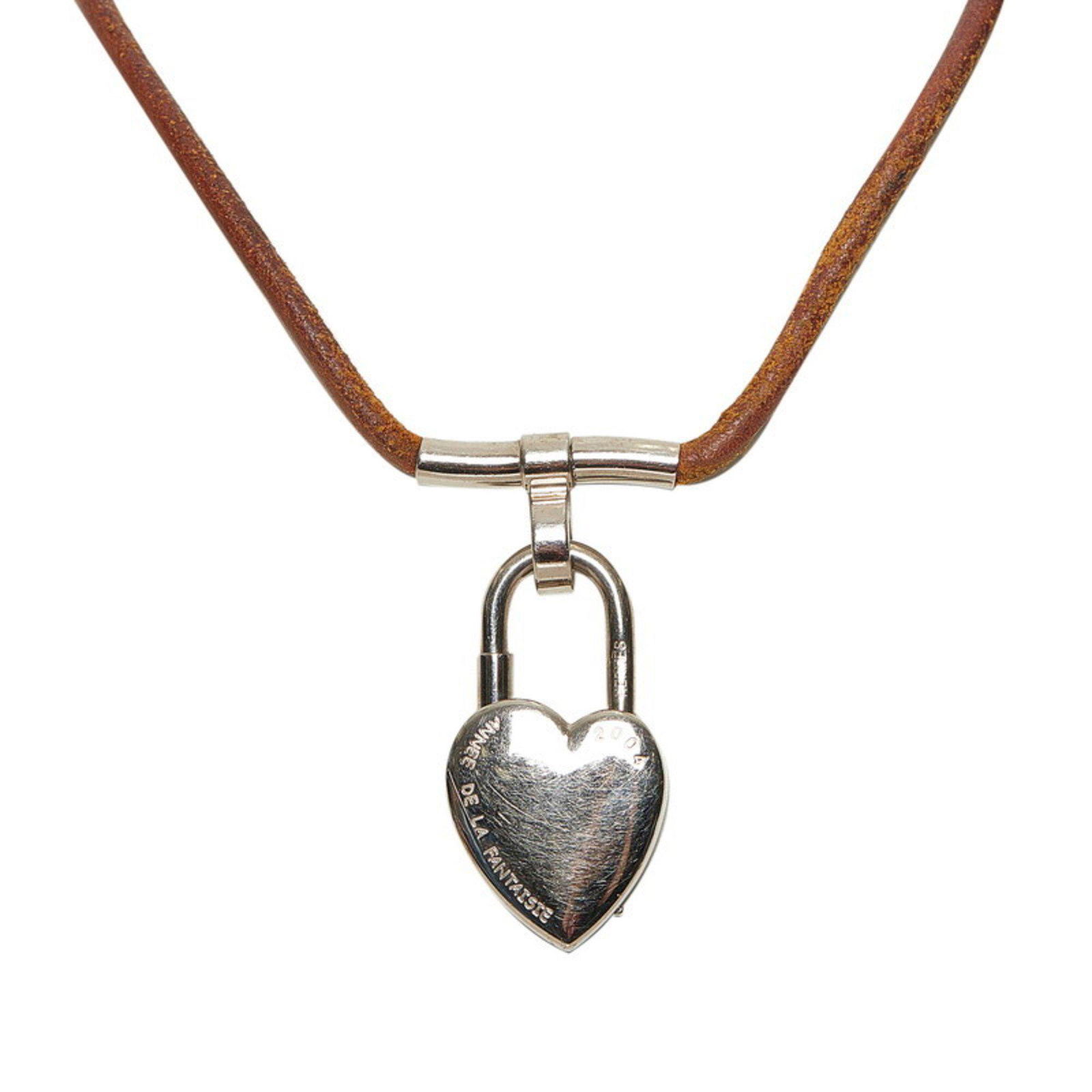 Hermes Cadena key heart necklace choker brown silver metal leather ladies HERMES: Hermes Cadena key heart necklace choker brown silver metal leather ladies HERMES Brand: Hermes Necklace Type: Necklace Gender: Women Material: Metal Color: Brown Silver Weight (ct.): 0.40 Neck Circumf