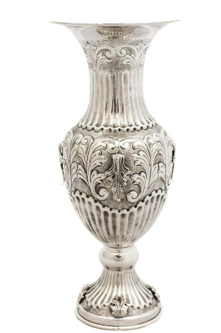 925 STERLING SILVER HANDCRAFTED FLUTED CHASED ORNATE LEAF APPLIQUE FLOWER VASE: 925 STERLING SILVER HANDCRAFTED FLUTED CHASED ORNATE LEAF APPLIQUE FLOWER VASE Composition: Sterling Silver Maker: Made in Turkey Fine 925 Sterling Silver Flower Vase. Featuring handcrafted chased orn