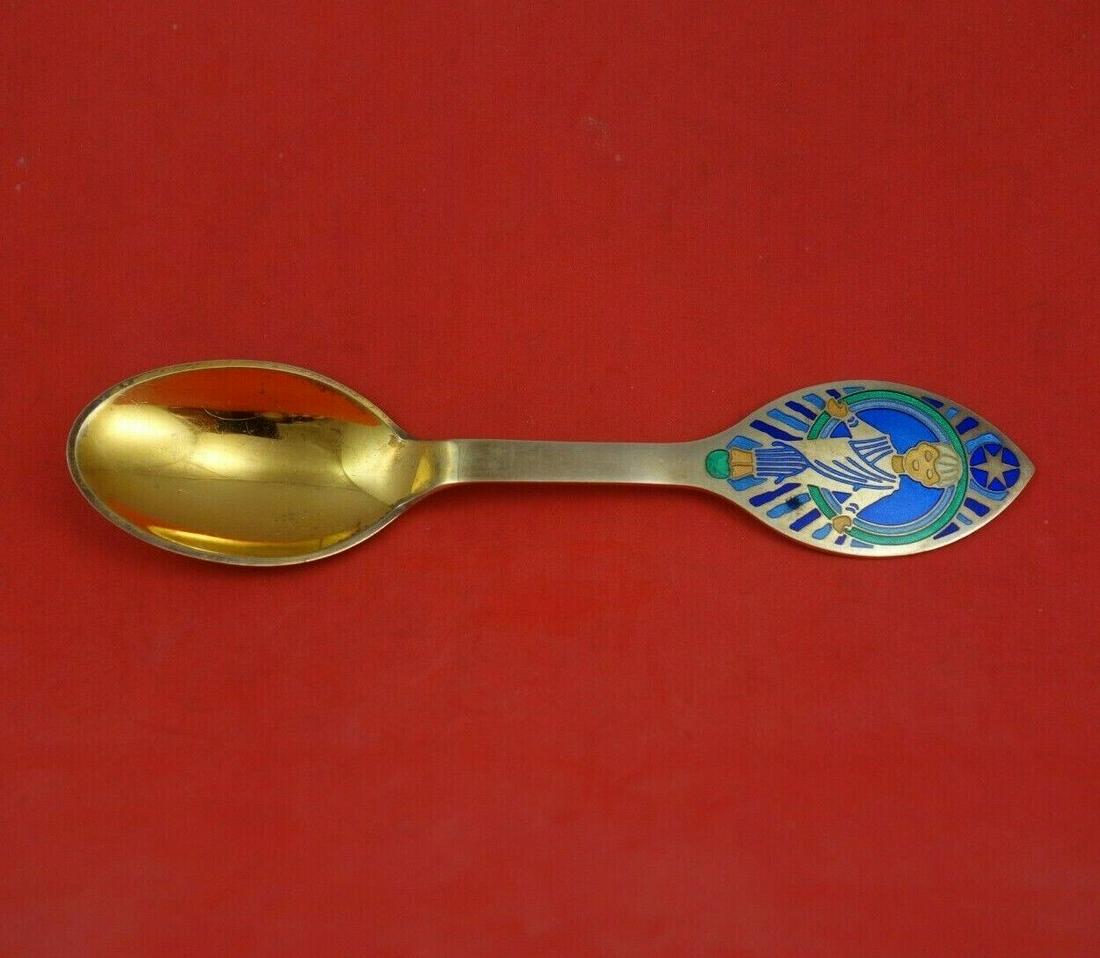 Christmas Spoon by A. Michelsen Danish Sterling Silver Teaspoon 1984 Her Majesty: Christmas Spoon by A. Michelsen Danish Sterling Silver Teaspoon 1984 Her Majesty Maker: A. Michelsen Composition: Sterling Silver Age: Post-1940 Material: Silver Brand: A. Michelsen Pattern: Christmas