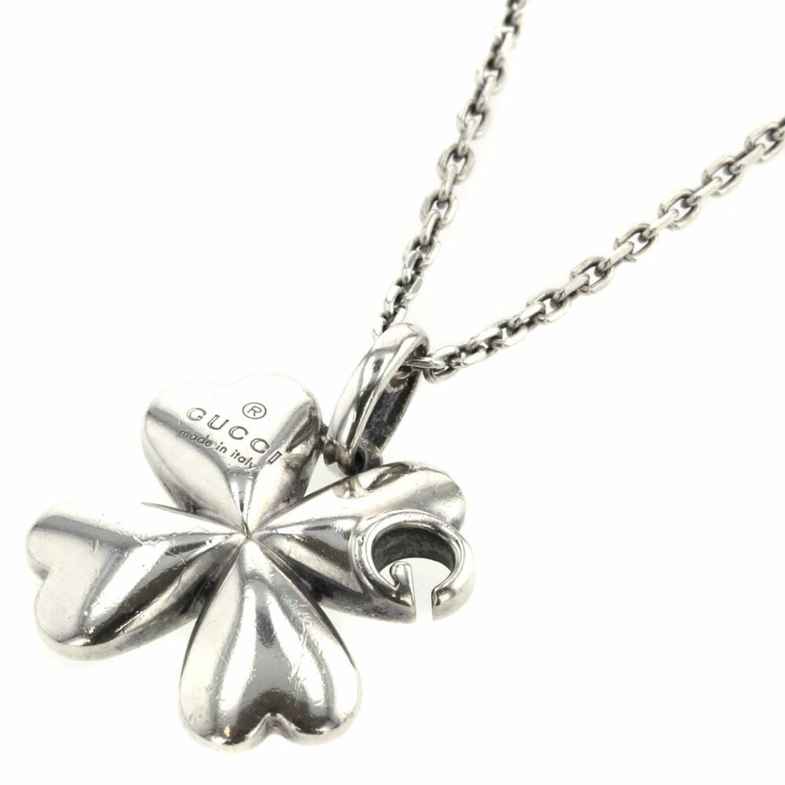 Gucci Necklace G Clover Silver 925 Ladies GUCCI: Gucci Necklace G Clover Silver 925 Ladies GUCCI Brand: Gucci Country of Origin: Italy Necklace Type: Necklace Gender: Women Material: Silver 925 Weight: 9.5g / 0.33oz. Neck Circumference: 42.5 cm - 45