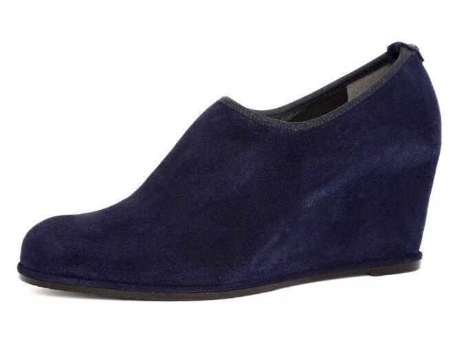 Stuart Weitzman Full Stretch Nice Blue Suede Wedge Pumps N4599 Size 9 M: Stuart Weitzman Full Stretch Nice Blue Suede Wedge Pumps N4599 Size 9 M Us Shoe Size: 9 Color: Blue Material: Suede Heel Height: High (3 in. to 4.5 in.) Brand: Stuart Weitzman Type: Heel Heel Style: W