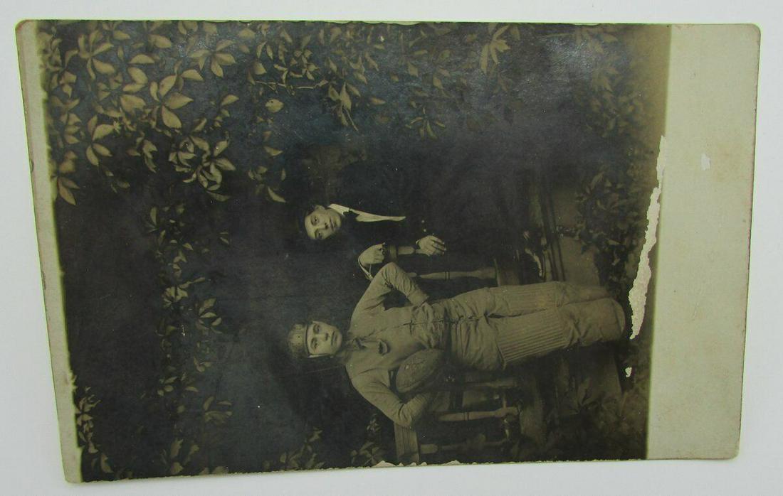 Vintage Postcard with a picture of 2 football players in old uniforms 140082: Vintage Postcard with a picture of 2 football players in old uniforms 140082 Sport: Football-NFL Original/Reprint: Original Autograph Authentication: Seller Pre-Owned PLEASE NOTE: Framed Large or heav