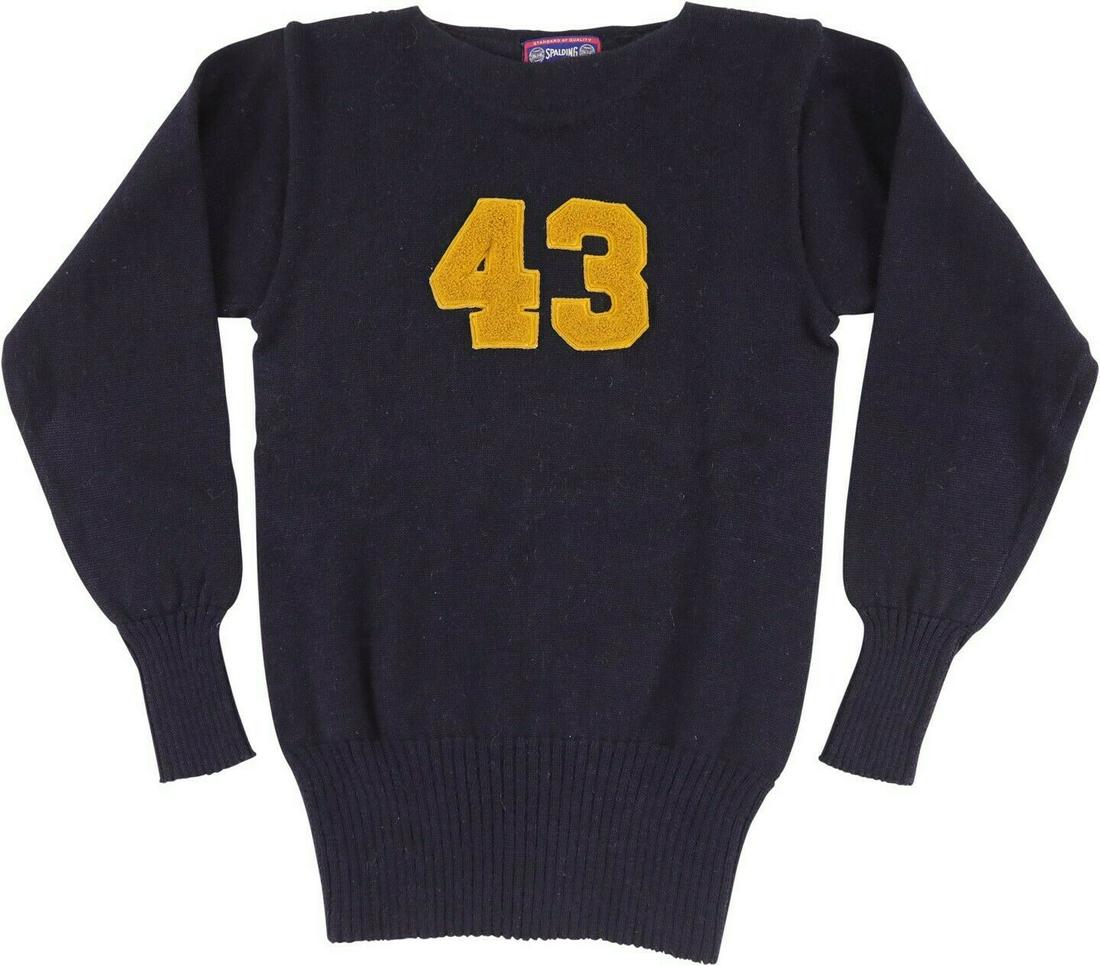Circa 1939 Spalding Notre Dame Football Letterman Sweater 79514: Circa 1939 Spalding Notre Dame Football Letterman Sweater 79514 Brand: Spalding Sport: Football Size: L Product: Sweater Team: Notre Dame Fighting Irish Gender: Men PLEASE NOTE: Framed Large or heavy 