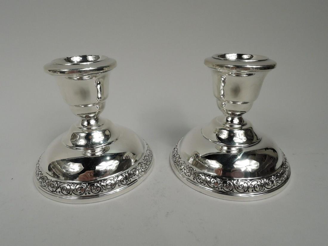 Wallace Spanish Lace Candlesticks 7117 Low Short American Sterling Silver: Wallace Spanish Lace Candlesticks 7117 Low Short American Sterling Silver Type: Candlestick Style: Mid-Century Modern Age: Post-1940 Pattern: Spanish Lace Composition: Sterling Silver Brand: Wallace P