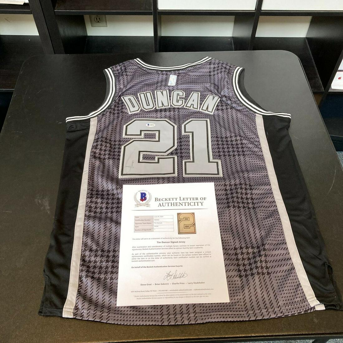 Autographed tim duncan jersey 2025