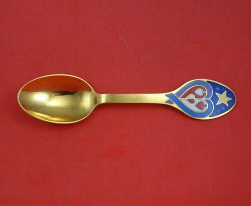 Christmas Spoon by A. Michelsen Danish Sterling Silver Teaspoon 2003 Vermeil: Christmas Spoon by A. Michelsen Danish Sterling Silver Teaspoon 2003 Vermeil Christmas spoon by a. Michelsensterling silver teaspoon 2003 6 1/2" in the pattern christmas spoon by a. Michelsen. This sp