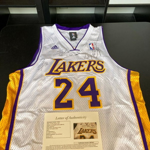 Kobe Bryant Los Angeles Lakers Signed Autographed Purple #24