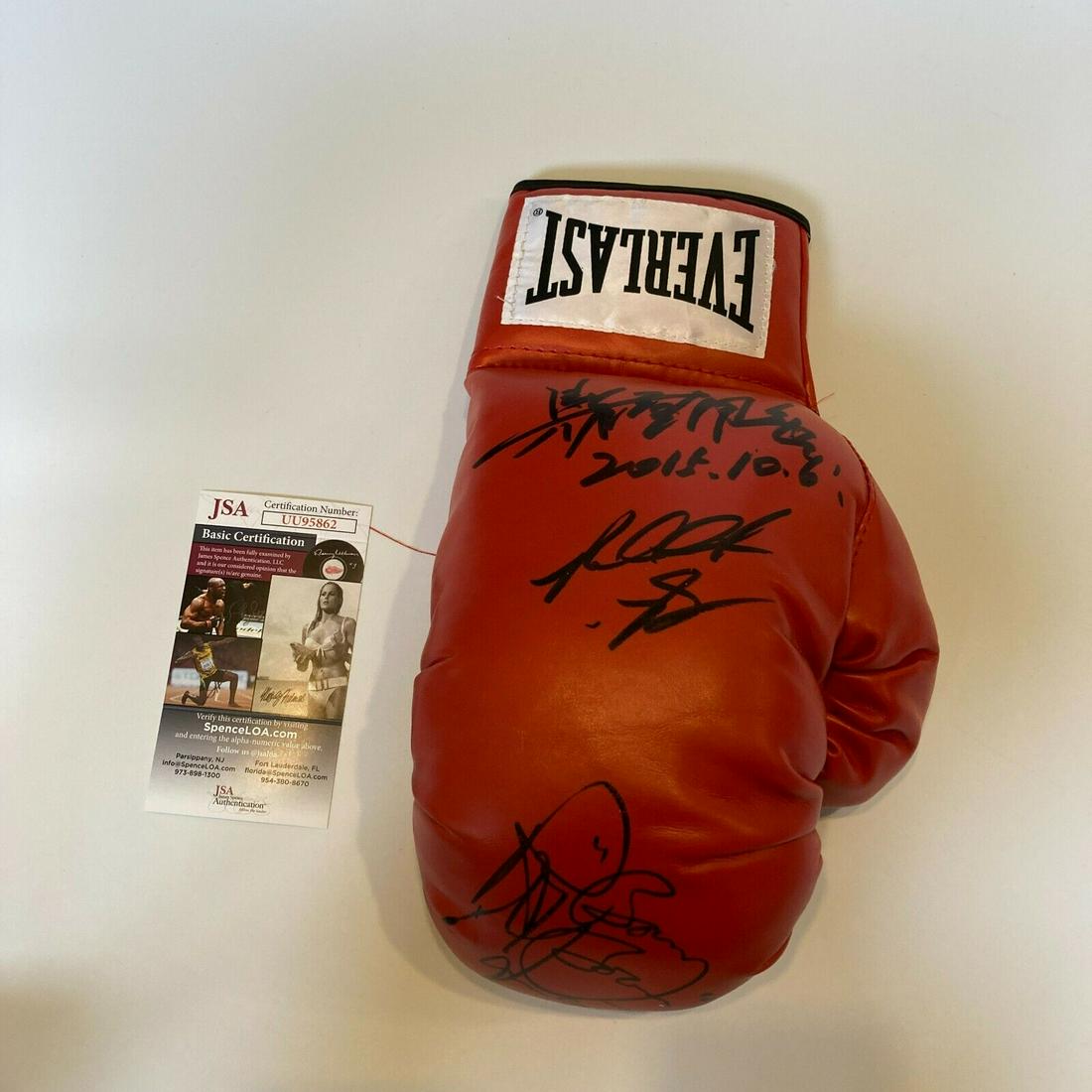 Boxing HOF 2015 Class Signed Glove Ray Mancini Riddick Bowe Yoko Gushiken JSA: Boxing HOF 2015 Class Signed Glove Ray Mancini Riddick Bowe Yoko Gushiken JSA Product: Glove Sport: Boxing Original/Reprint: Original Pre-Owned PLEASE NOTE: Framed Large or heavy Items do not have shi