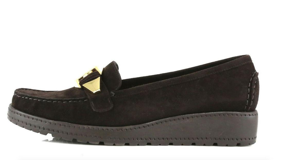 Stuart Weitzman Strap Woman's Brown Suede Loafers N5955 Size 6.5 M: Stuart Weitzman Strap Woman's Brown Suede Loafers N5955 Size 6.5 M Model: Stuart Weitzman N5955 Accents: Strap Style: Loafer Type: Casual Features: Straps Upper Material: Suede Color: Brown Brand: Stu