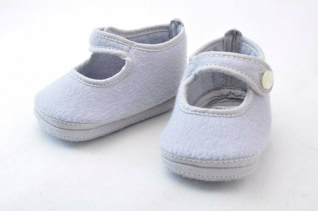 HERMES 65%Linen 35%Angora Baby Shoes Gray: HERMES 65%Linen 35%Angora Baby Shoes Gray Upper Material: 65%Linen 35%Angora Us Shoe Size: W5 x H5 x D10cm(Approx) Brand: HERMES Style: Baby Shoes Color: Gray Type: Baby Shoes AB: Very Good The Mynt G