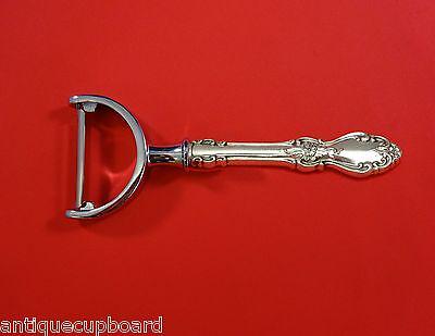 Old Virginia by Reed & Barton Sterling Silver Vegetable Peeler Custom Made 6": Old Virginia by Reed & Barton Sterling Silver Vegetable Peeler Custom Made 6" Old virginia by reed & bartonsterling silver hollow handle with stainless implement vegetable peeler custom made 6" in the